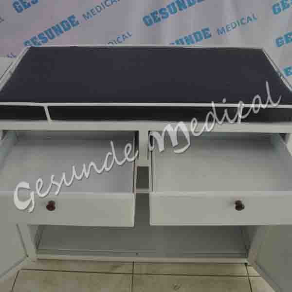 Baby table baby table standar rumah sakit